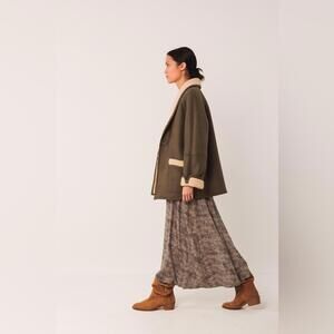 Indi & Cold Short Shearling Coat in Khaki